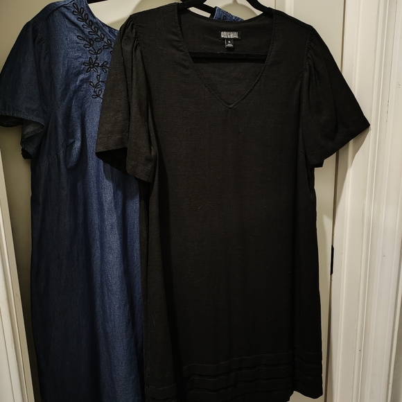 2-Women's Dresses - Picture 2 of 6